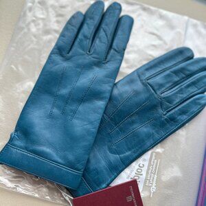 Bruno Magli Leather gloves with 100% cashmere lining